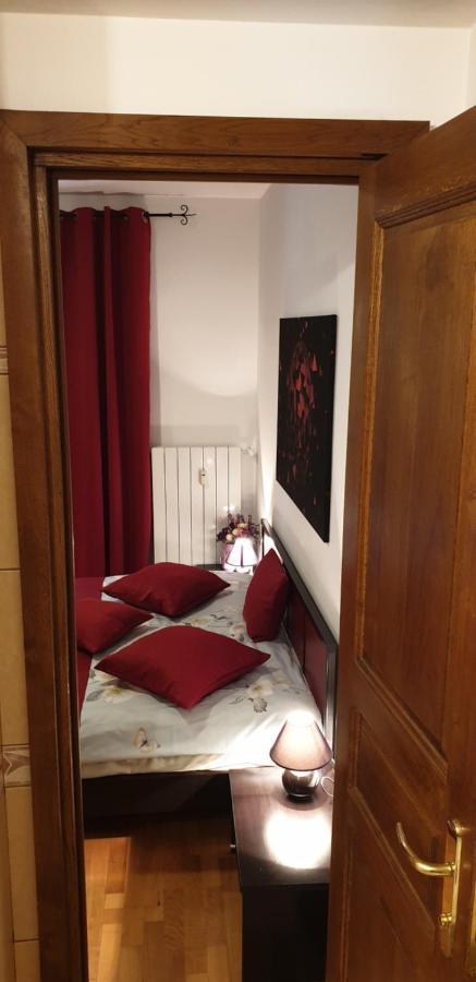 סינאיה Emma Apartament מראה חיצוני תמונה